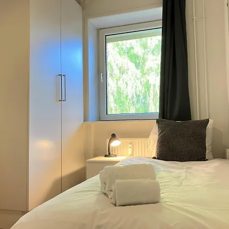 Bright 2-bedroom In Kolding With 4 Single Beds, Appartamento