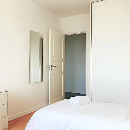 Bright 2-bedroom In Kolding With 4 Single Beds, Appartamento