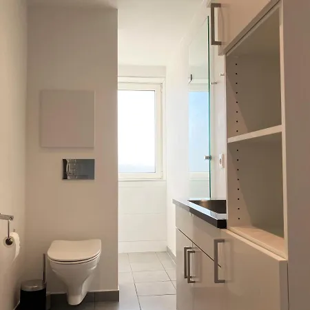 Bright 2-bedroom In Kolding With 4 Single Beds, Appartamento *